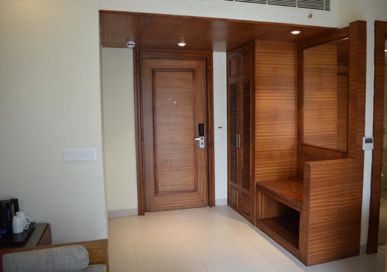 Sea Breeze Max Resort & Spa Madgaon Bagian luar foto