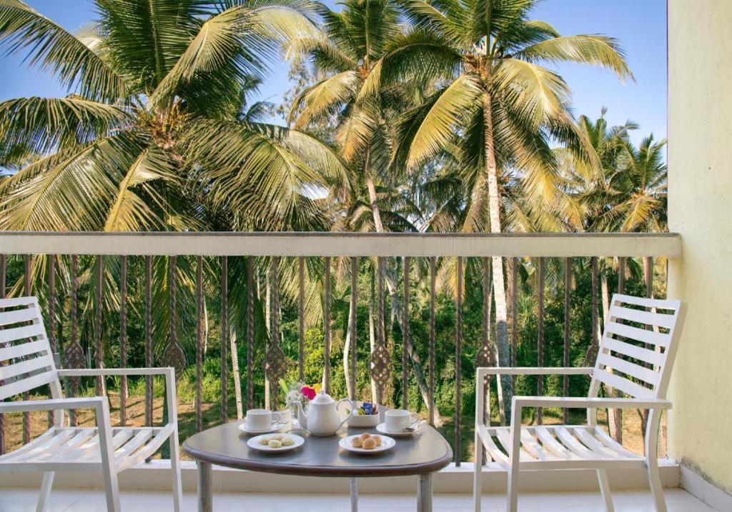 Sea Breeze Max Resort & Spa Madgaon Bagian luar foto