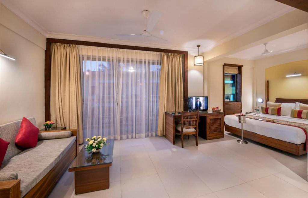Sea Breeze Max Resort & Spa Madgaon Bagian luar foto
