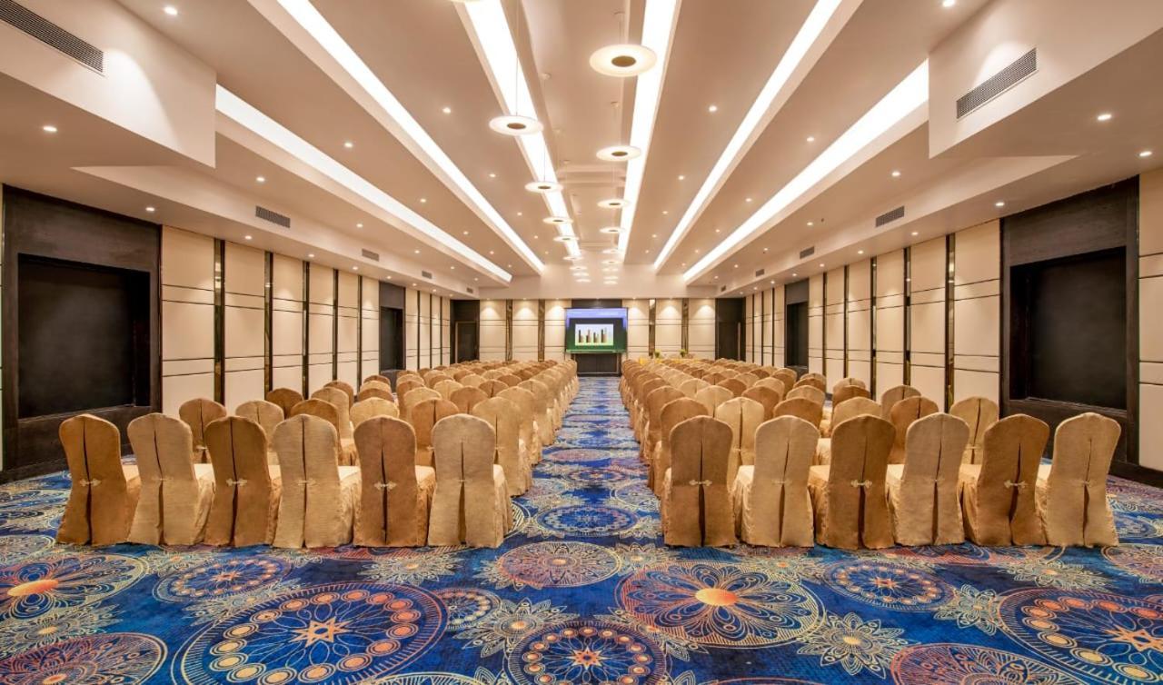 Sea Breeze Max Resort & Spa Madgaon Bagian luar foto