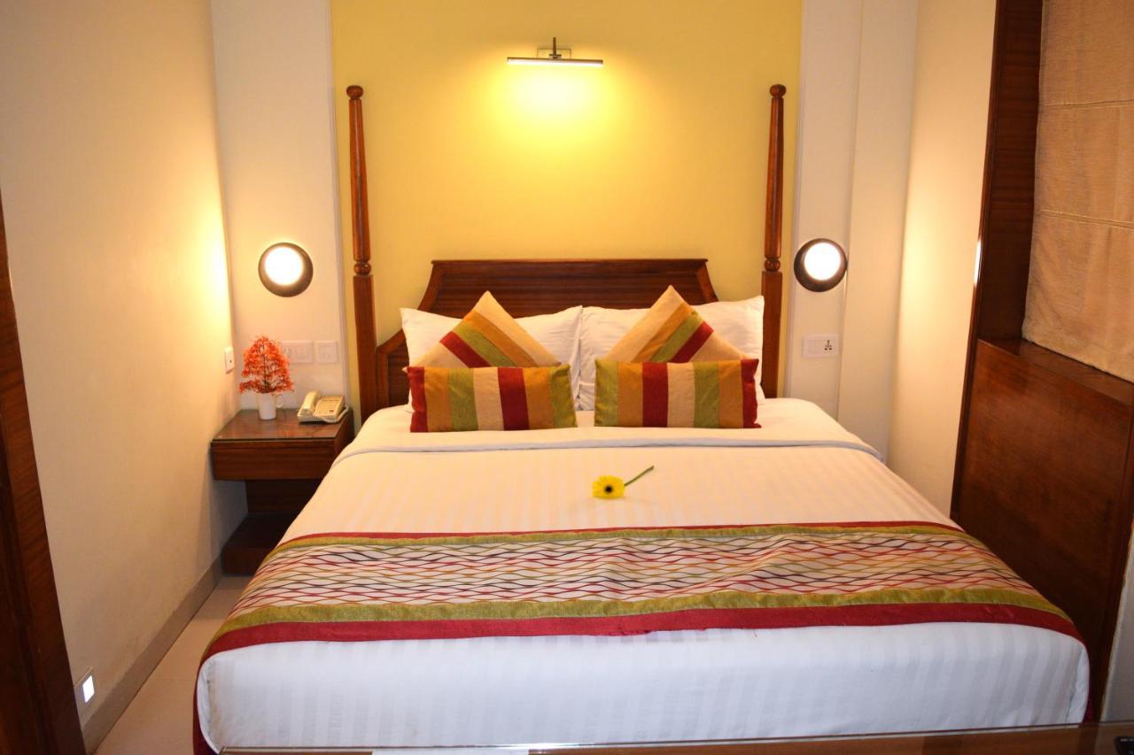 Sea Breeze Max Resort & Spa Madgaon Bagian luar foto