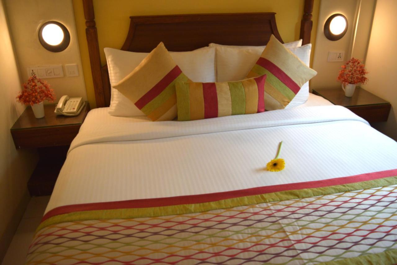 Sea Breeze Max Resort & Spa Madgaon Bagian luar foto